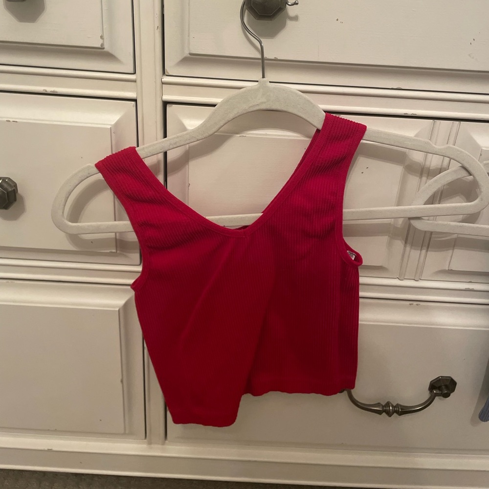 Red ribbed tank top.